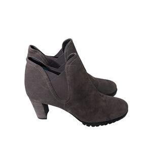 Stuart Weitzman Suede Taupe Heel Ankle Booties Women’s Size 8 Lux Minimalist